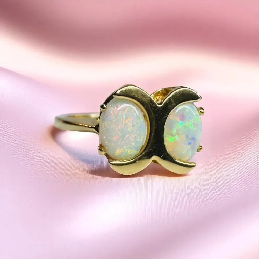 VINTAGE- 14K Gold -Natural Australian White Opal Crescent Moon Ring -Size 7 - 3g